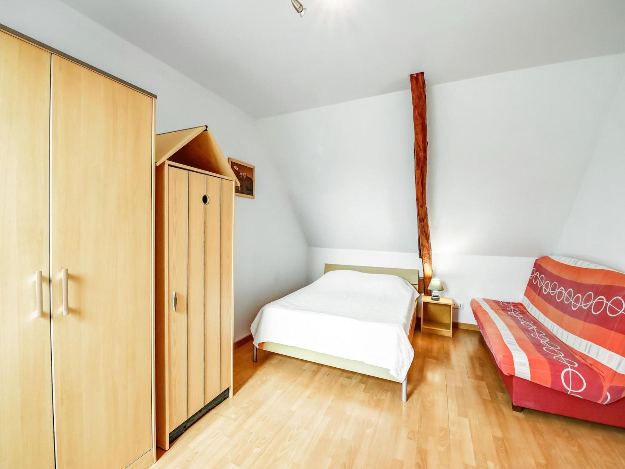 Holiday Home With Garden In Brainville Екстериор снимка