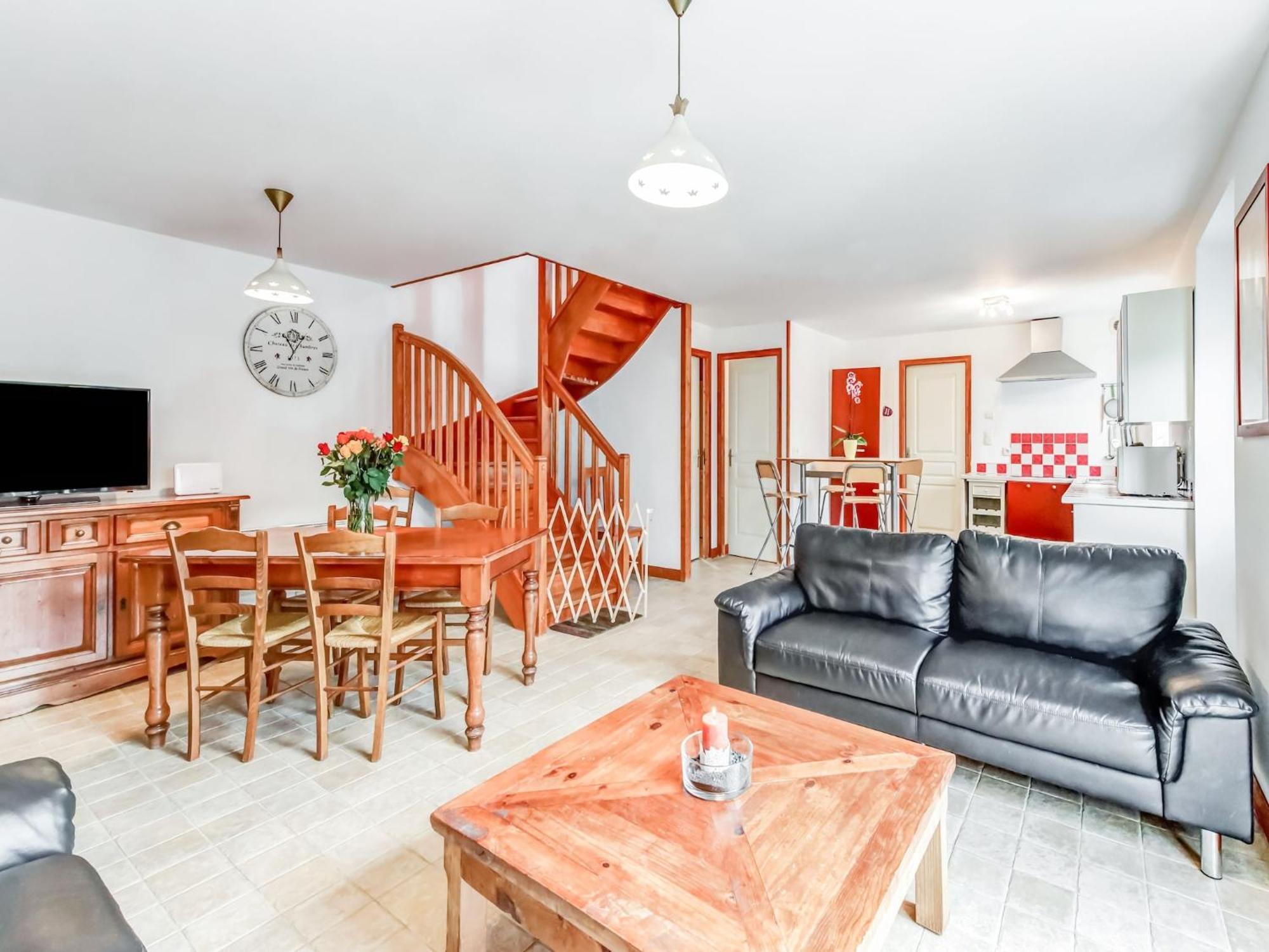 Holiday Home With Garden In Brainville Екстериор снимка